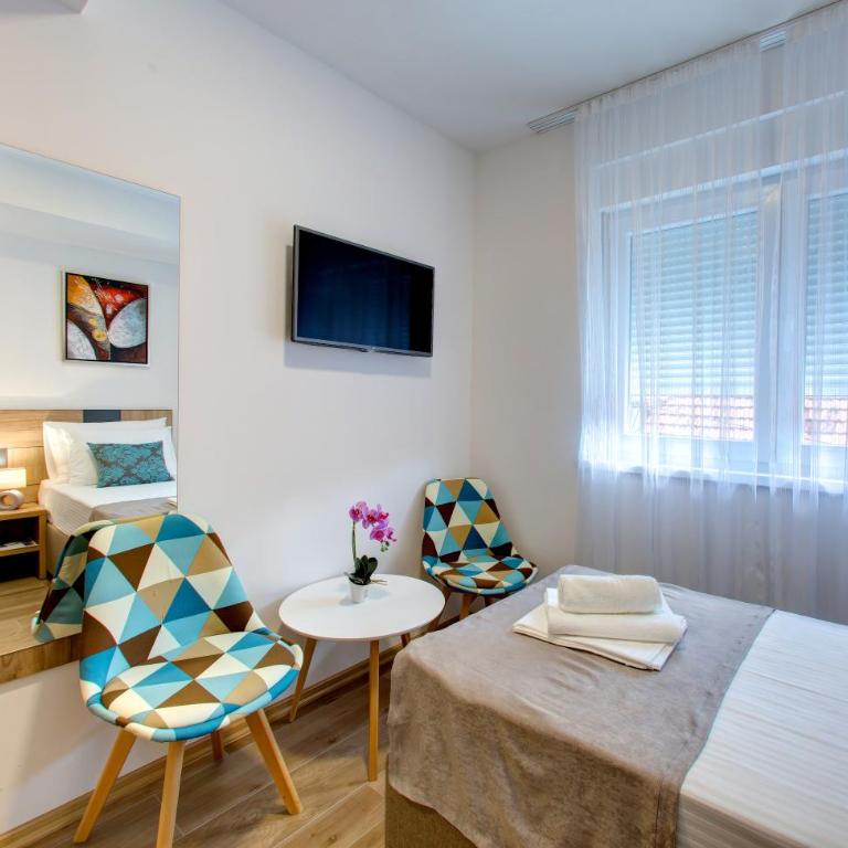 Villa Floris - Twin Room - 3
