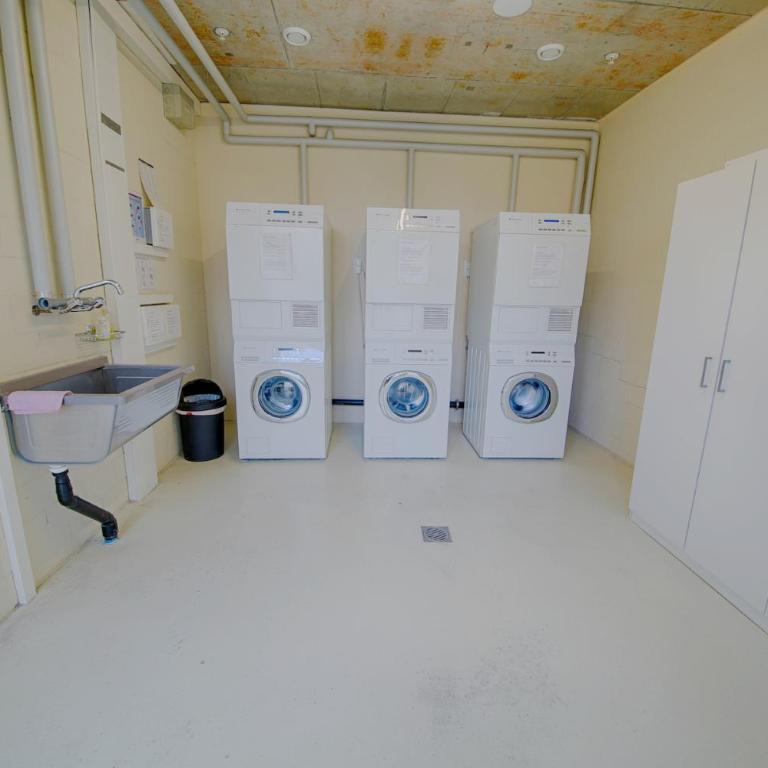 HITrental Allmend Comfort Apartments - Apartment H mit 1 Schlafzimmer und Balkon - 3