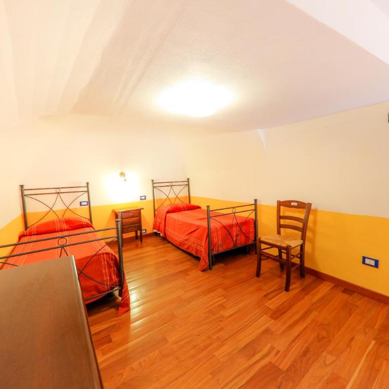 Madonie Holidays - Appartamento con 2 Camere da Letto e Balcone (4 Adulti) - 10