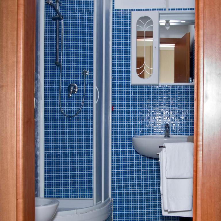 Hotel Cristallo - Camera Singola con Doccia - 3