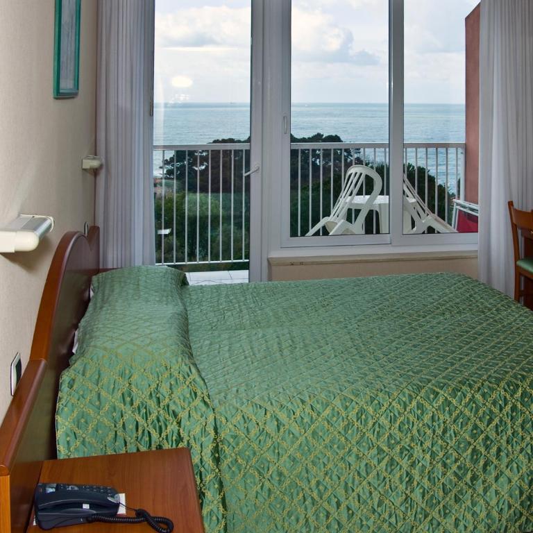 Hotel Cristallo - Camera Matrimoniale con Vista Mare - 8