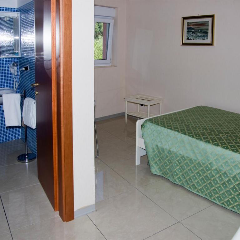 Hotel Cristallo - Camera Singola con Doccia - 6