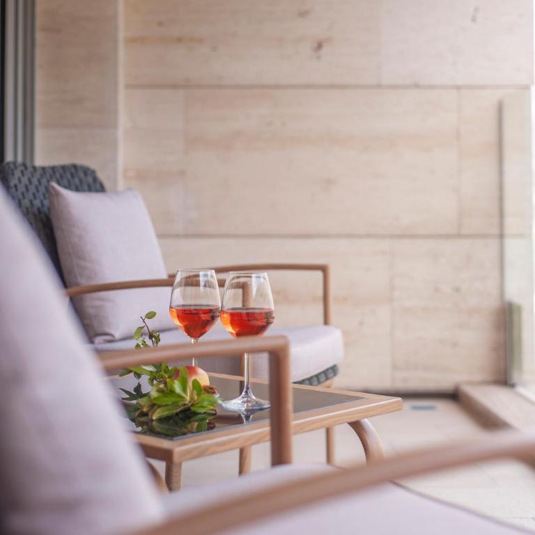 Aria Apartments - One-Bedroom Apartment with Sea View - 4
