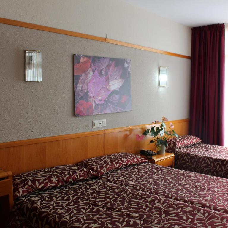 Hotel Esplendid - Habitación Triple (2 adultos + 1 niño) - 3 camas - 1