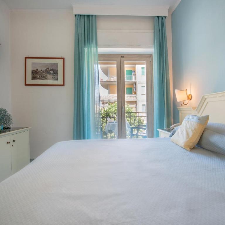 Hotel Ascot Sorrento - Camera Matrimoniale/Doppia con Letti Singoli con Balcone - 10