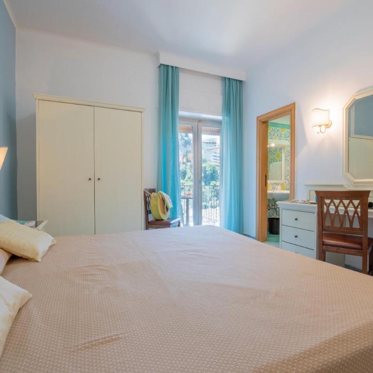 Hotel Ascot Sorrento - Camera Matrimoniale/Doppia con Letti Singoli con Balcone - 14