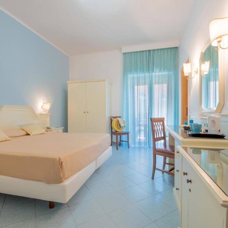 Hotel Ascot Sorrento - Camera Matrimoniale/Doppia con Letti Singoli con Balcone - 1