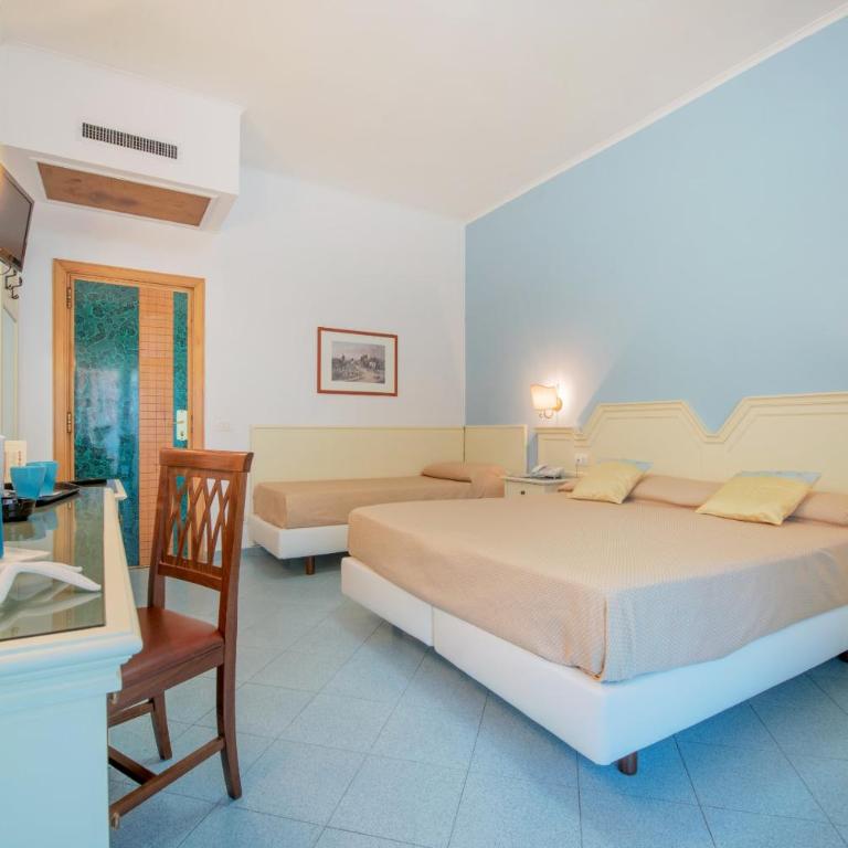 Hotel Ascot Sorrento - Camera Tripla con Balcone - 3
