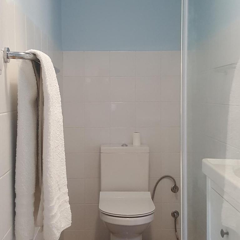 Room next to Porto Montenegro - Dvokrevetna Soba sa Bračnim Krevetom i Pogledom na Planinu - 7