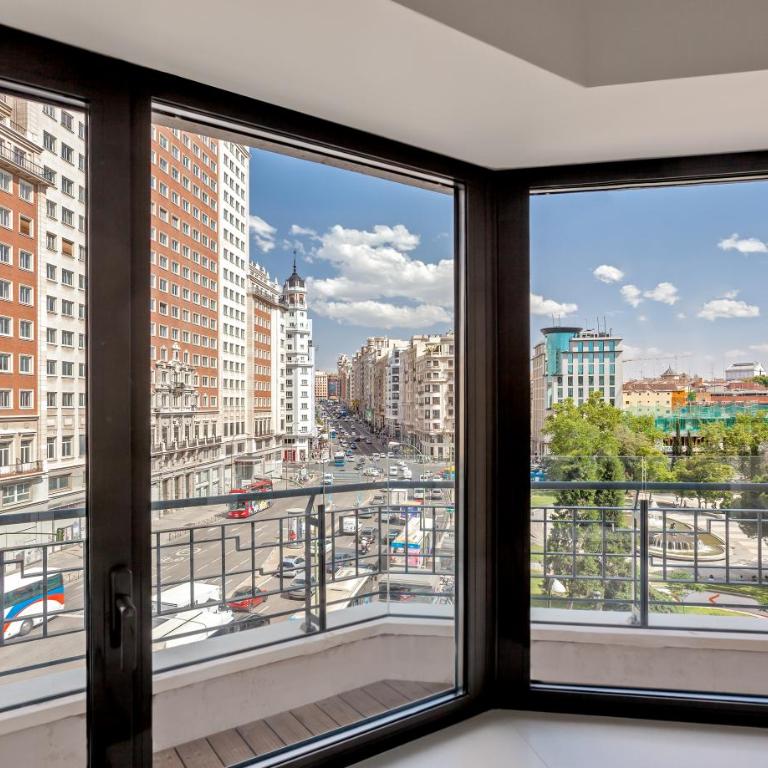 Barceló Torre de Madrid - Premium Room with City View - 3