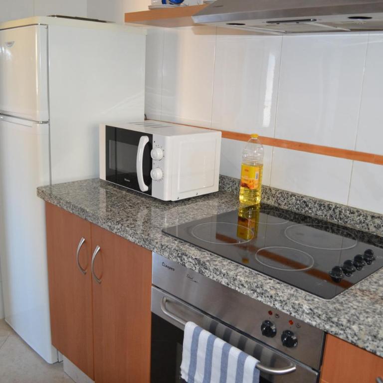 Classy Apartments - Apartamento Deluxe - Avenida de Miguel Hernández, 44 - 17