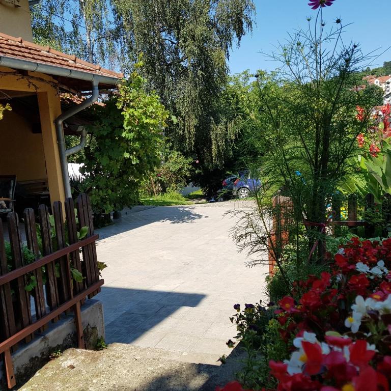 Apartment Holiday - Apartman - 38