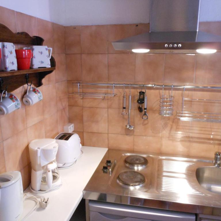 Les Studios de la Madeleine - Studio avec Kitchenette et Terrasse - 5