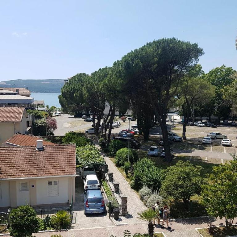 Bright Central Apartman - Two-Bedroom Apartment - 1
