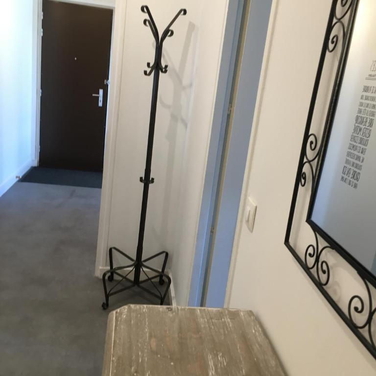 BedinReims elegant green bottle quiet and close to center free parking and wifi free ideal 5 à 9 Adultes - Appartamento Deluxe - 48