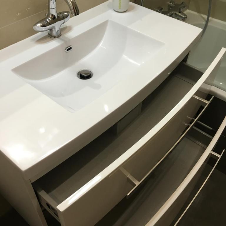 BedinReims elegant green bottle quiet and close to center free parking and wifi free ideal 5 à 9 Adultes - Appartamento Deluxe - 24