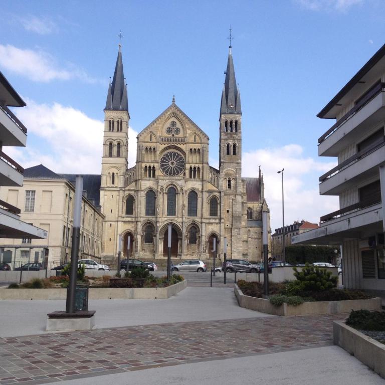 BedinReims elegant green bottle quiet and close to center free parking and wifi free ideal 5 à 9 Adultes - Appartamento Deluxe - 60
