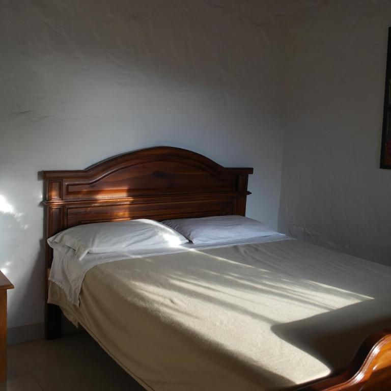 Sergeant Pepper's Hostel - Double Room with Private Bathroom - 3