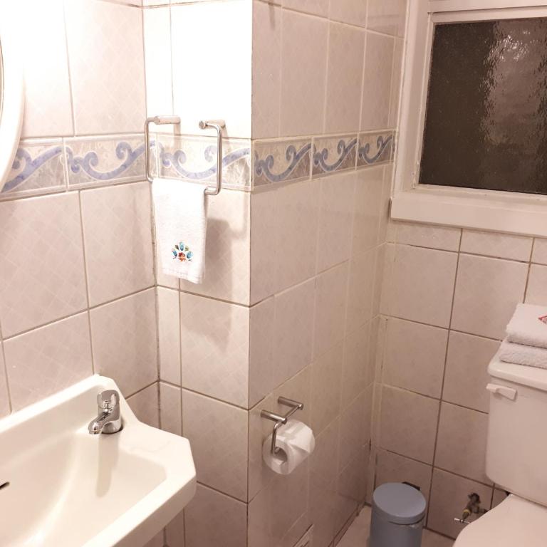 Hostal Mackay Temuco - Habitación Doble con baño privado - 2 camas - 4