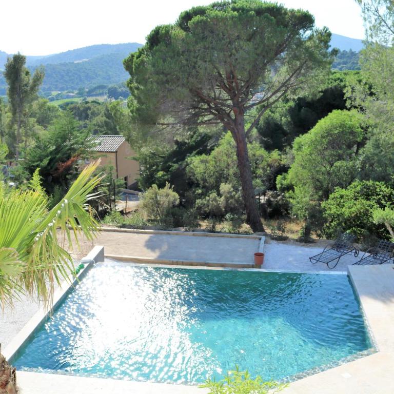 HomeStay Bormes - Studio - Vue sur Piscine - 1er Étage - 2