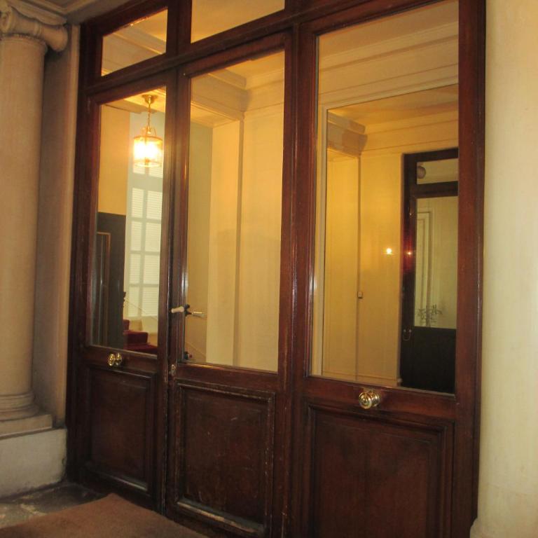 BED and BREAKFAST PARIS QUARTIER CHAMPS-ÉLYSÉES - Chambre Double - 4