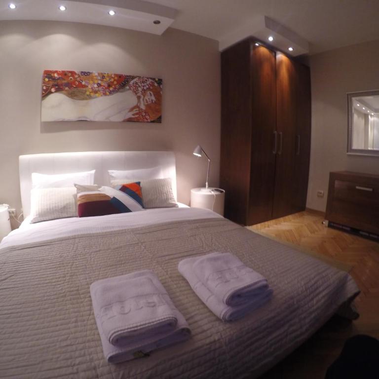 Apartments near St. Sava Temple - Studio Apartman - 4