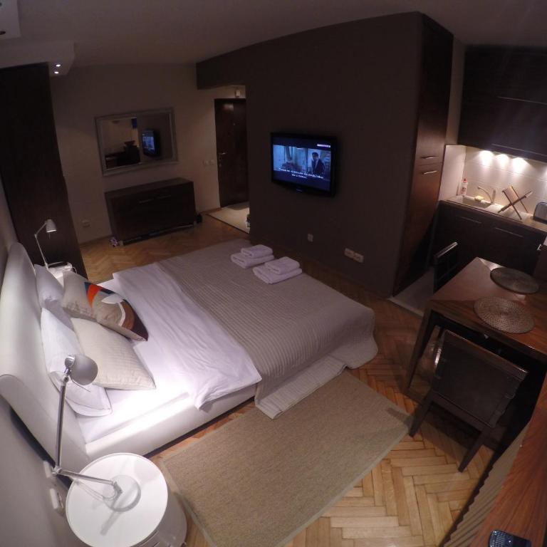 Apartments near St. Sava Temple - Studio Apartman - 6
