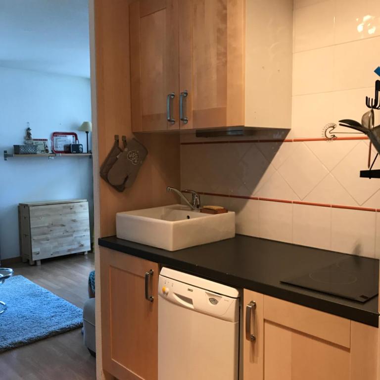 MyHome - Plein Soleil 47 - Studio cabine 4 pax skis aux pieds Val Claret - Apartment - 4
