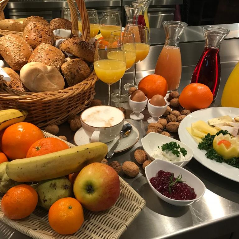 Business Boardinghouse Augsburg, zentral, ruhig & mit Parkplatz - Doppel-/Zweibettzimmer mit Dusche - 11
