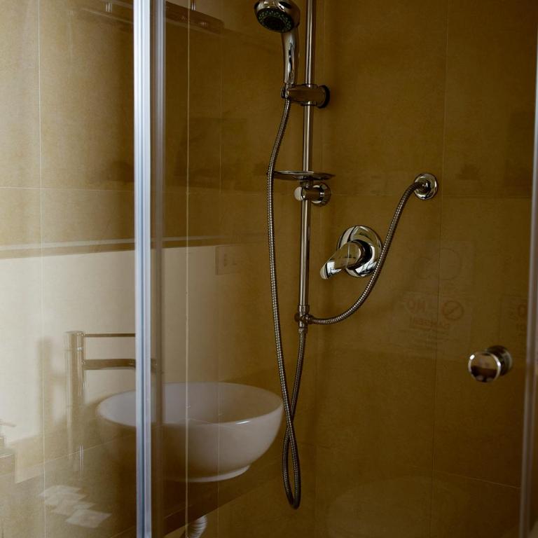 Nerva Accommodation Cavour - Suite King con Balcone - 3