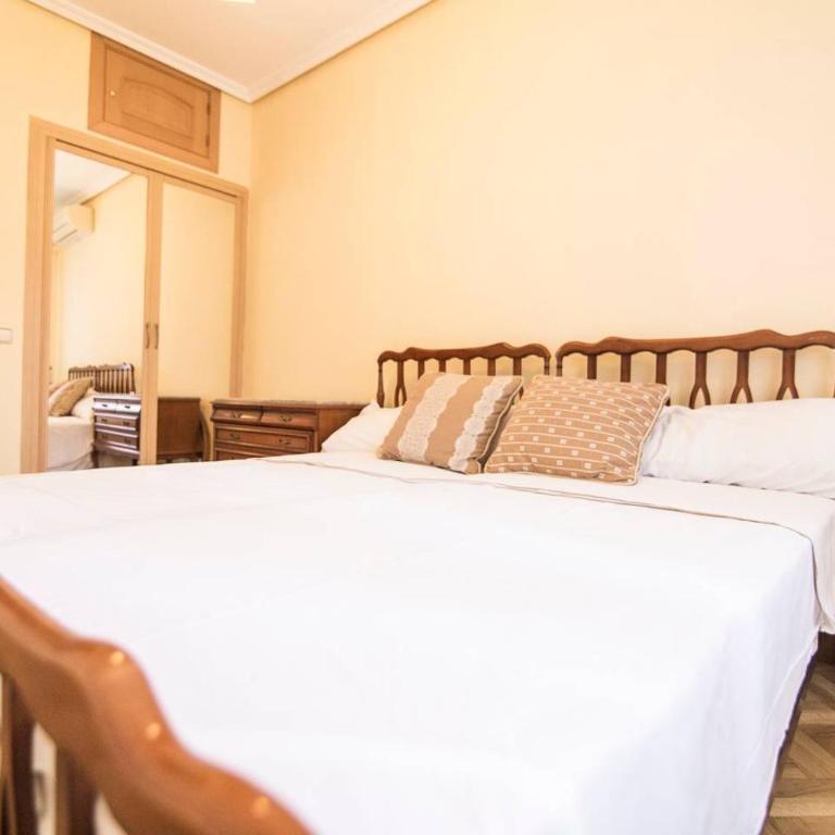 Home & Private Terrace WIFI + AIRCON - Apartment - 15