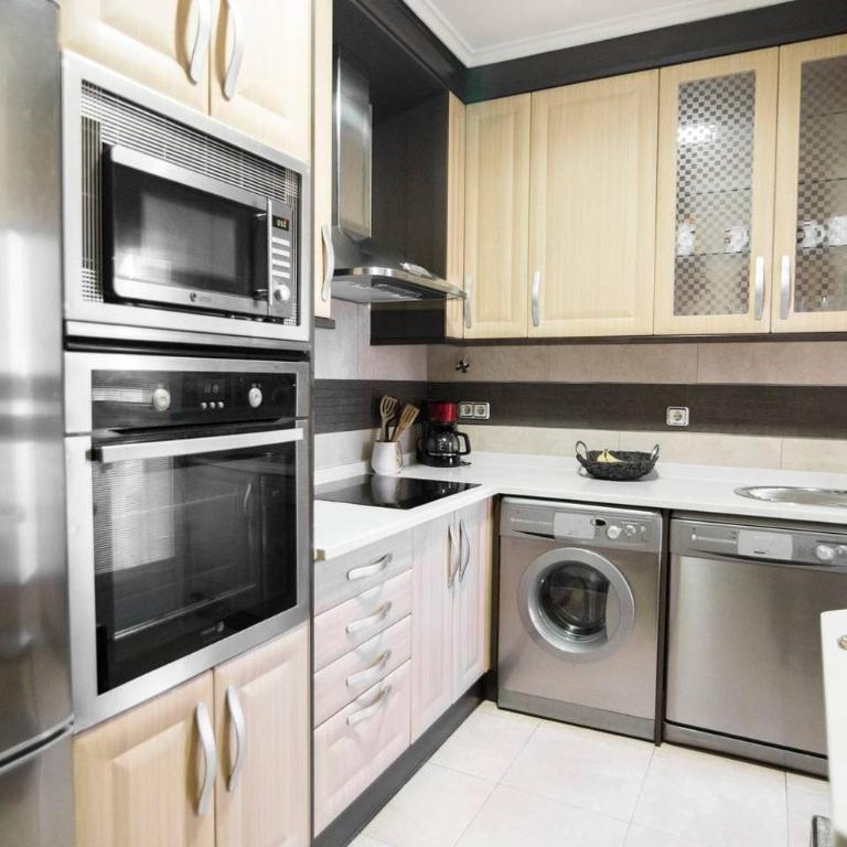 Home & Private Terrace WIFI + AIRCON - Apartment - 18