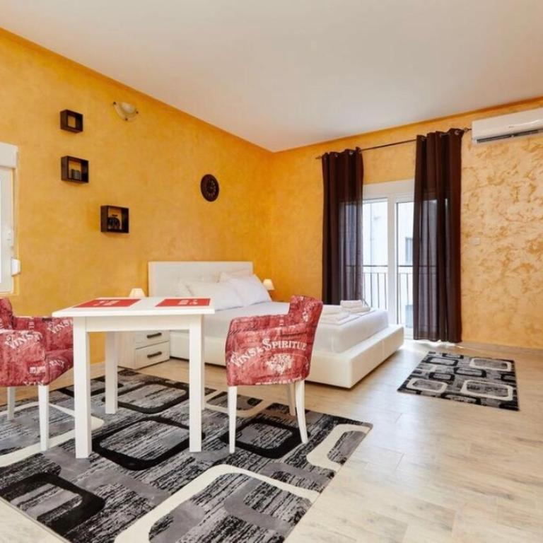 Central Magik Apartments - Studio Apartment - 13