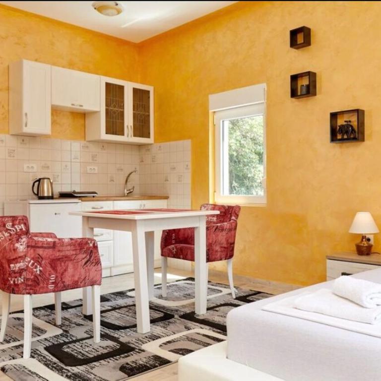 Central Magik Apartments - Studio Apartment - 10
