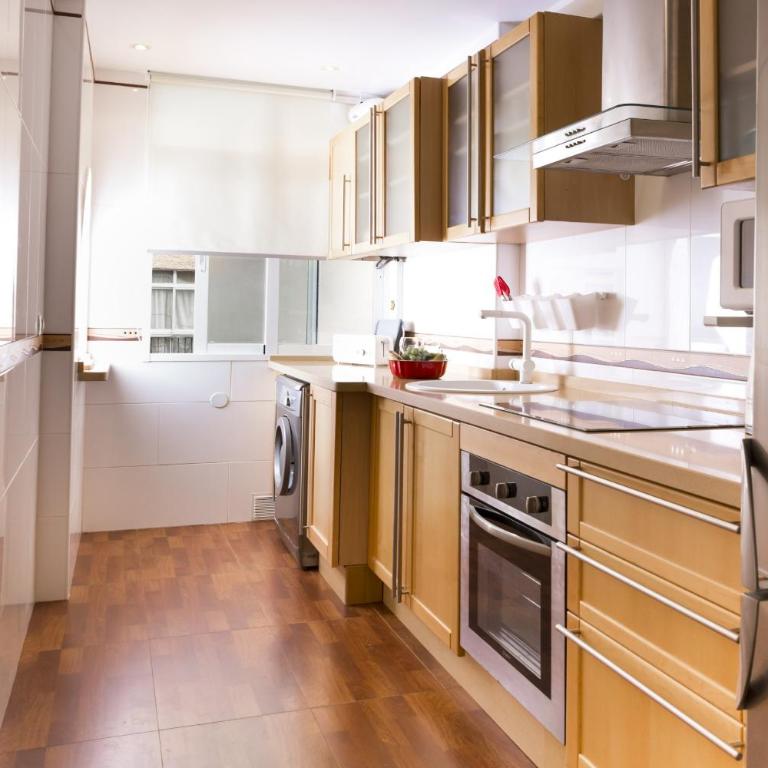 Wonderful Holidays - Three-Bedroom Apartment - 10