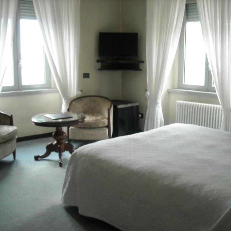 Hotel Metropole Suisse - Superior Double or Twin Room with Front Lake View - 11