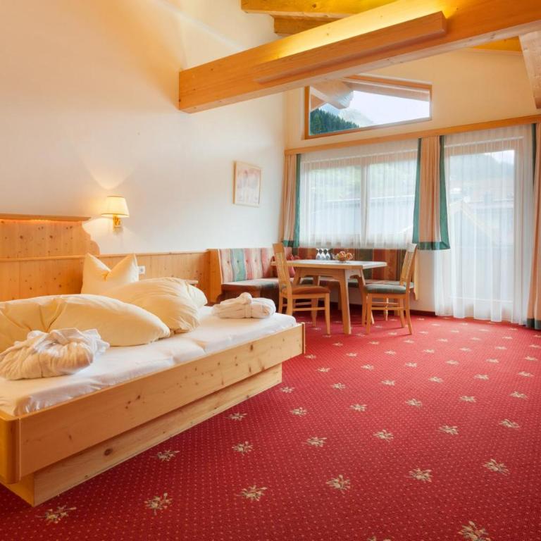 Hotel Pinzger Tux - Junior Suite mit Bergblick - 1