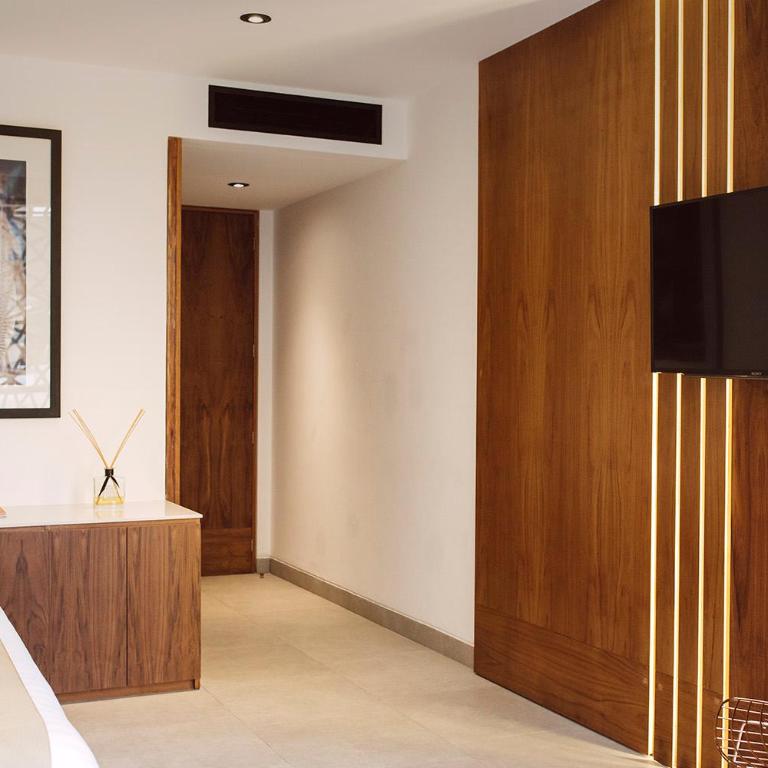 IT Boutique Hotel & Restaurant - Chambre Lit King-Size avec Balcon - 13