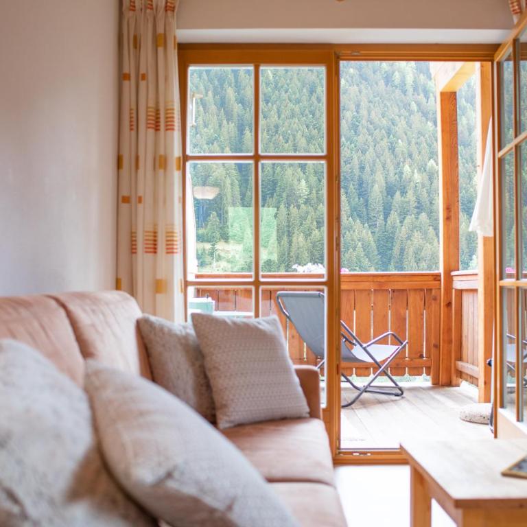 Apartment Christian Welschnofen - Aktiv, Genuss und Natur in den Dolomiten, nahe am Karersee, inklusive Eggental Guest Card - One-Bedroom Apartment with Terrace - 1