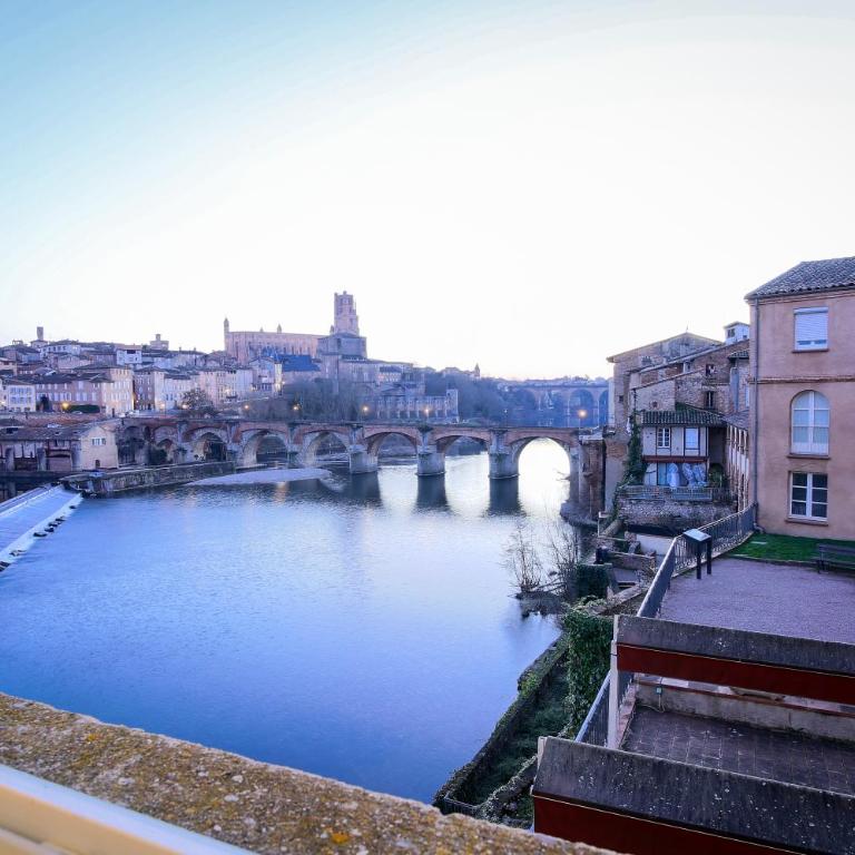 Mercure Albi Rives du Tarn - Chambre Supérieure Côté Fleuve - 1 Lit Double - 5