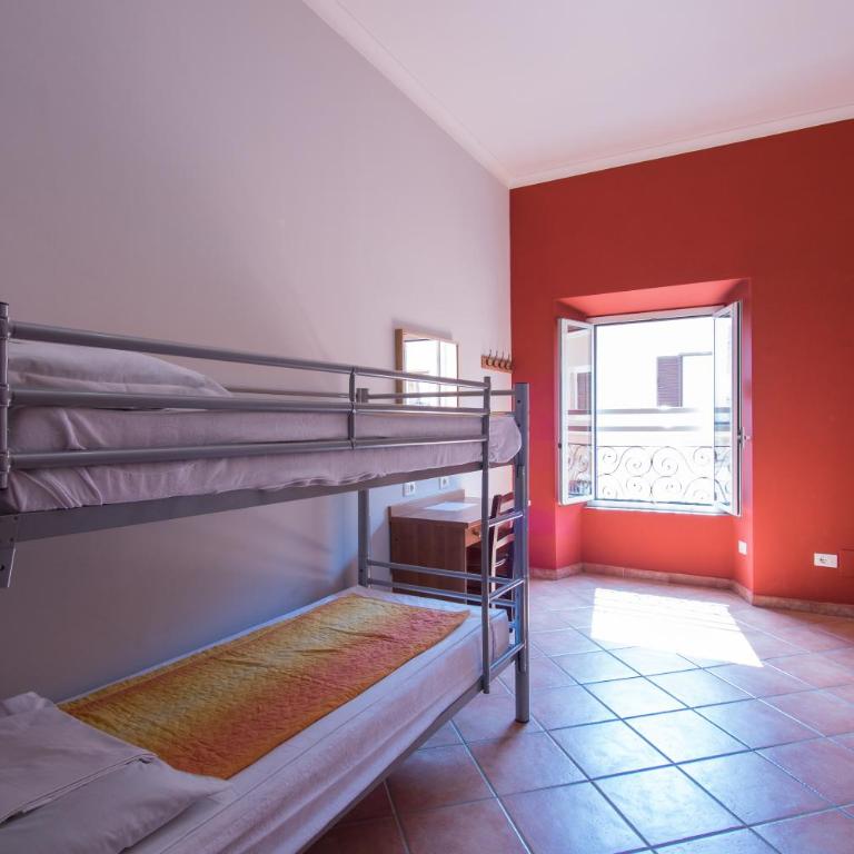 Alessandro Palace & Bar - Posto Letto in Dormitorio Femminile per 4 Persone - 1