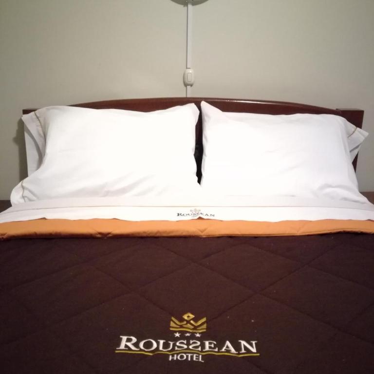 Hotel Roussean - Budget Double Room - 3