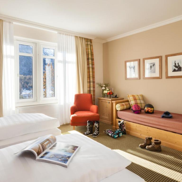Schloss Hotel & Spa Pontresina - Superior Dreibettzimmer mit Zugang zum Spa - 10