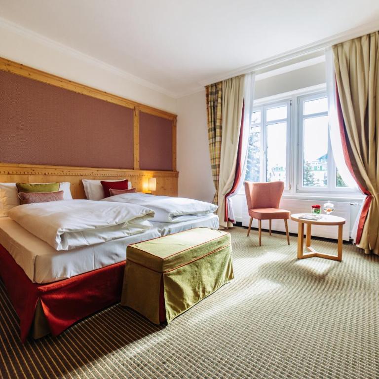Schloss Hotel & Spa Pontresina - Superior Dreibettzimmer mit Zugang zum Spa - 5