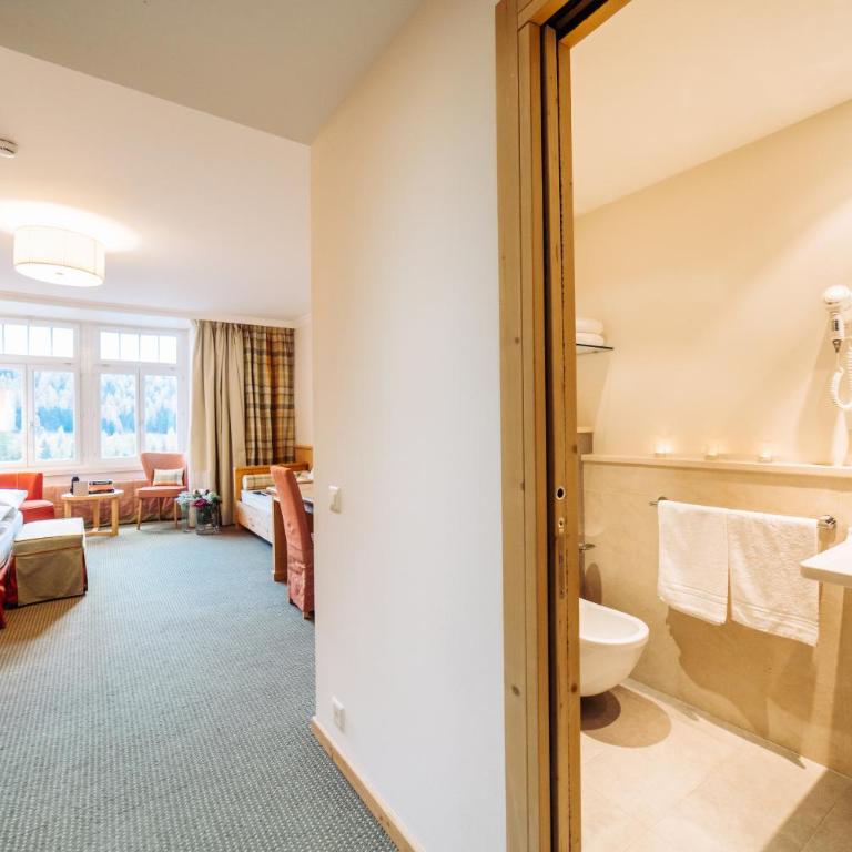 Schloss Hotel & Spa Pontresina - Superior Dreibettzimmer mit Zugang zum Spa - 15