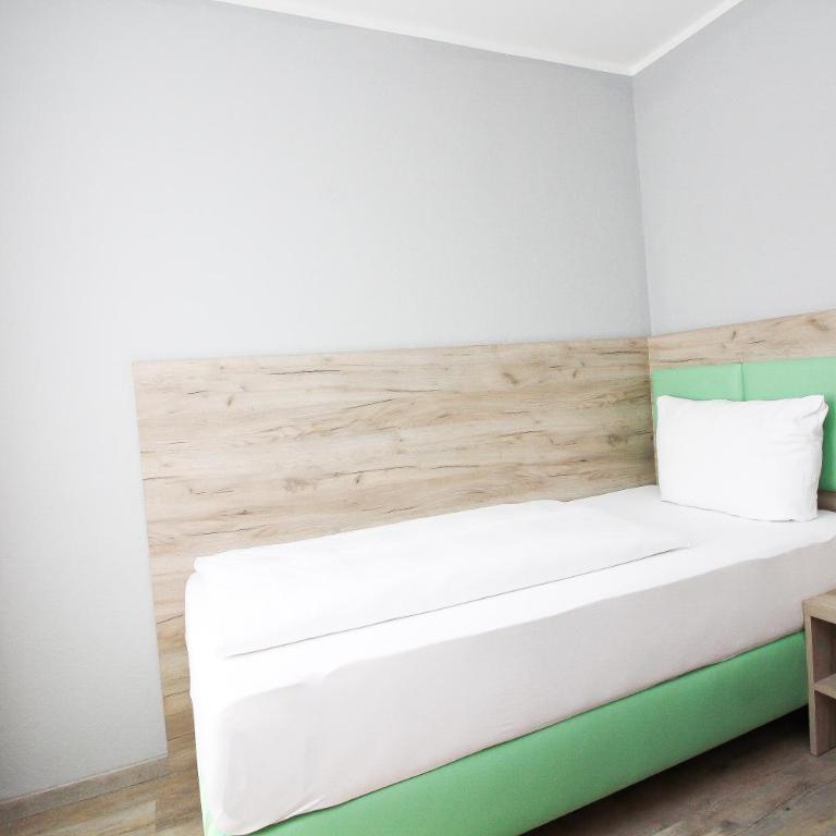 Hotel Pension Köberl - Comfort Single Room with Private Bathroom - 2