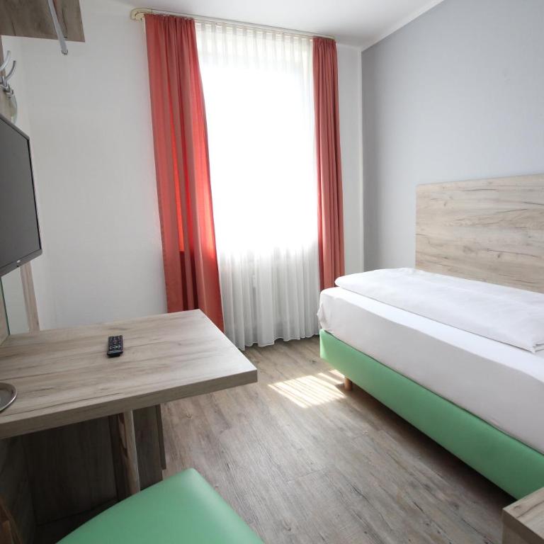 Hotel Pension Köberl - Comfort Single Room with Private Bathroom - 4