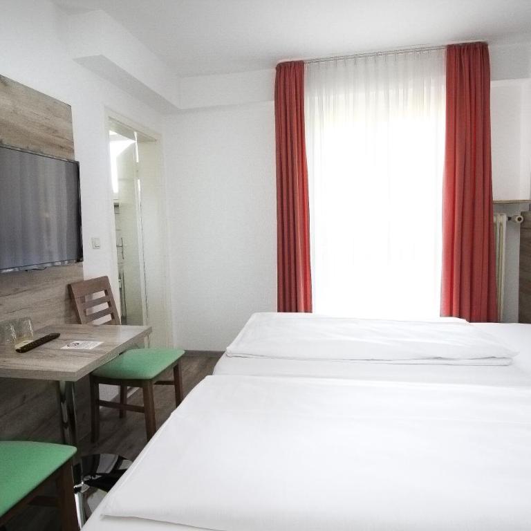 Hotel Pension Köberl - Comfort Double Room with Private Bathroom - 3