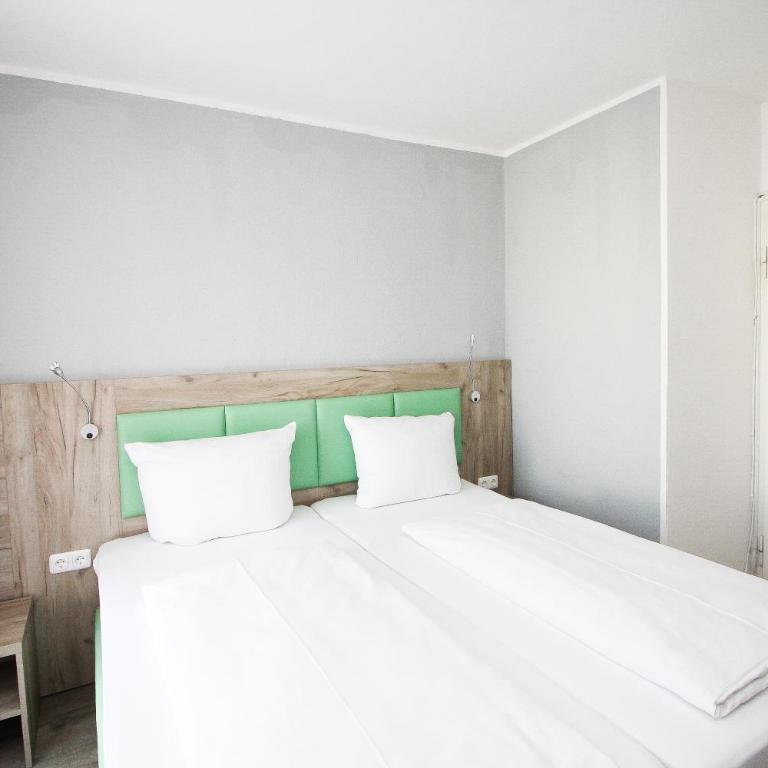 Hotel Pension Köberl - Comfort Double Room with Private Bathroom - 1