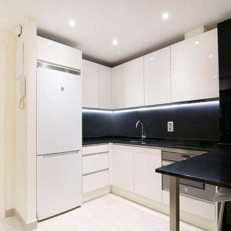 Beautiful Apartment next to Santiago Bernabeu by Batuecas - Apartment - 2